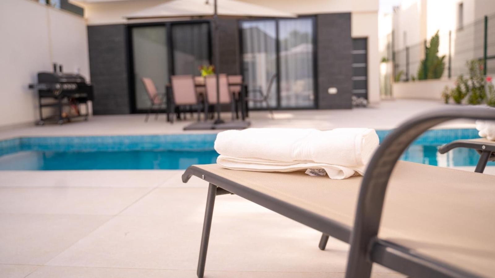 Amberes Apartment, A Stylish Villa'S Independent Downstairs Apartment With Private Swimming Pool And Terrace Polop Kültér fotó